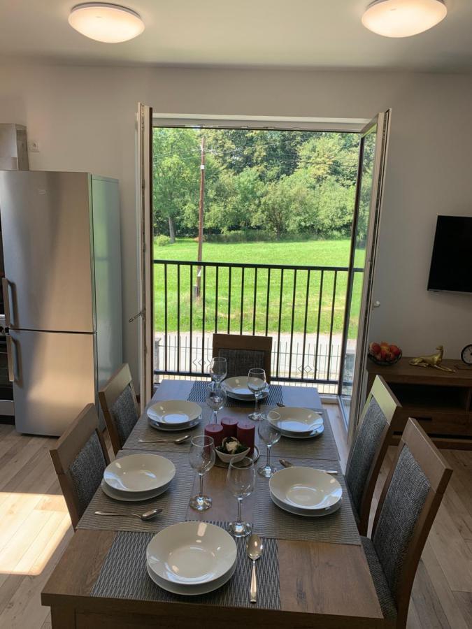 Cozy 2-Bedroom Vacation Apartment With Entire Top Floor Gaj  Luaran gambar