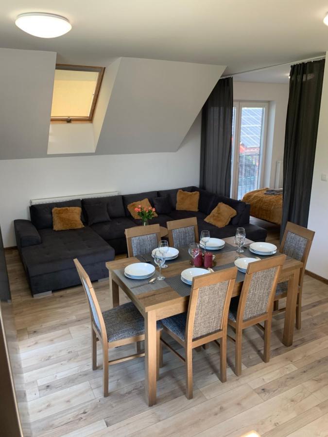 Cozy 2-Bedroom Vacation Apartment With Entire Top Floor Gaj  Luaran gambar