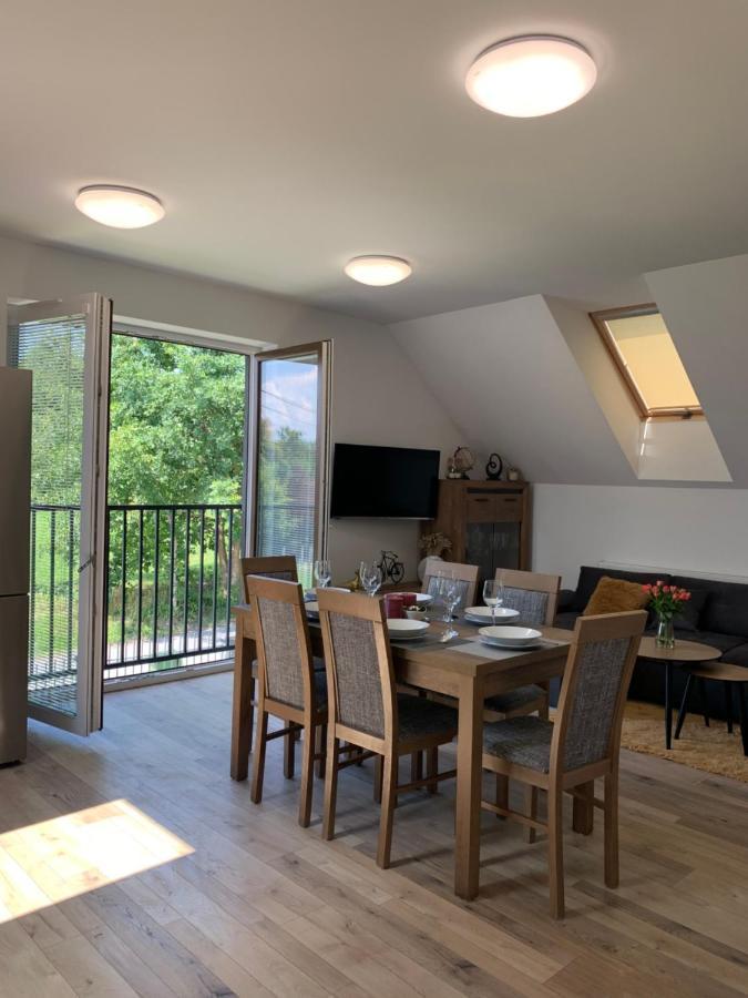 Cozy 2-Bedroom Vacation Apartment With Entire Top Floor Gaj  Luaran gambar