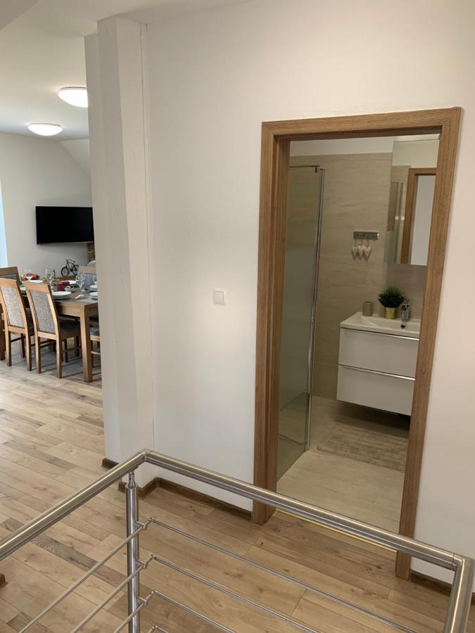Cozy 2-Bedroom Vacation Apartment With Entire Top Floor Gaj  Luaran gambar
